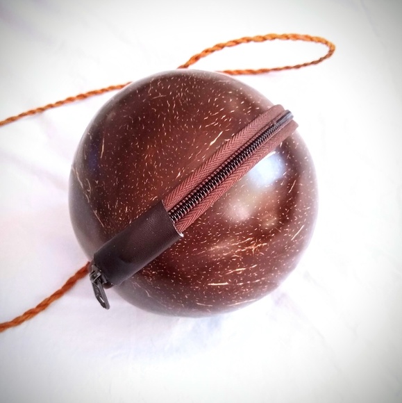 Polished Coconut Shell Purse EUC - Picture 2 of 4